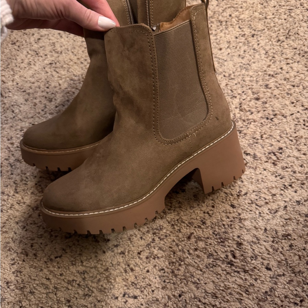 Target Tan Chelsea Ankle Boots with Chunky Sole and Block Heel